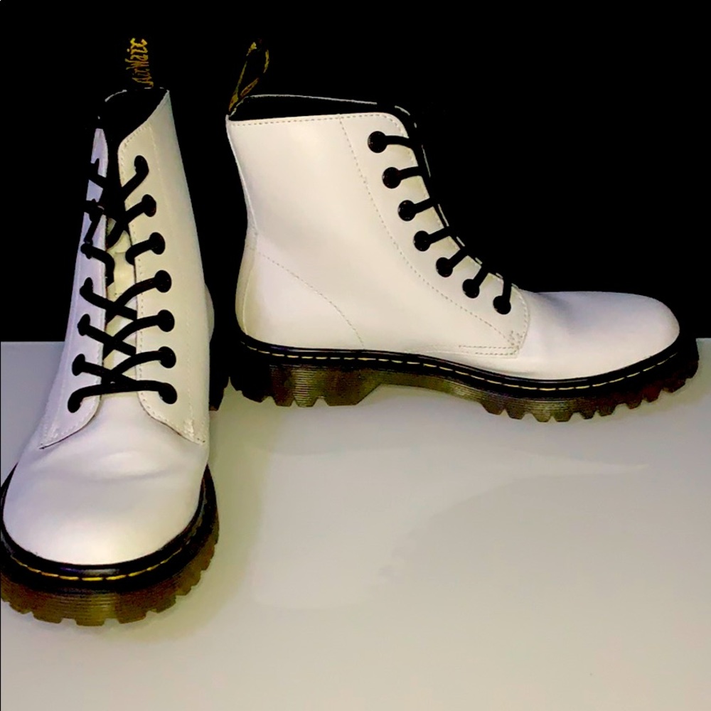 Dr. Martens women’s Luana boots